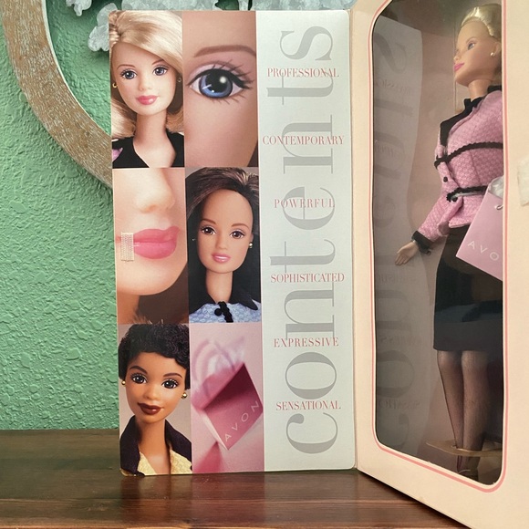 1998 Barbie Mattel Avon Representative - Picture 3 of 3